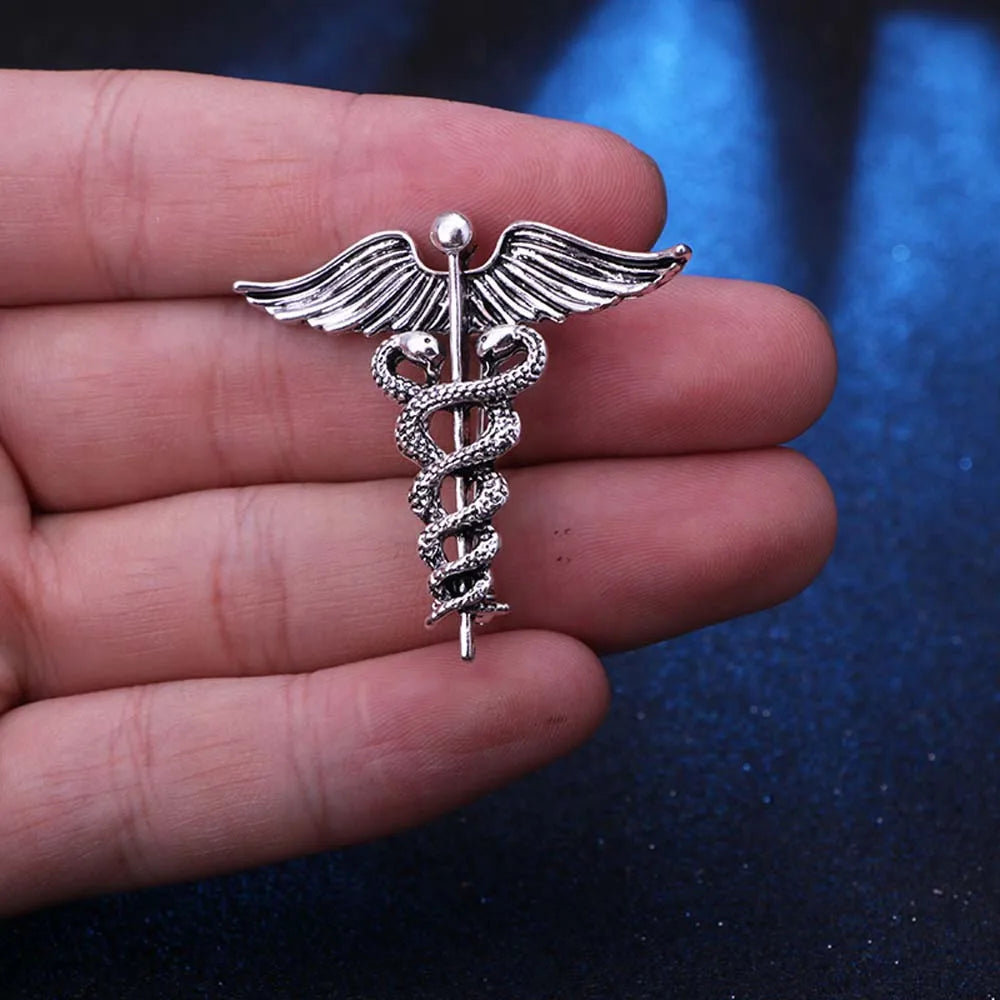 Broche médico